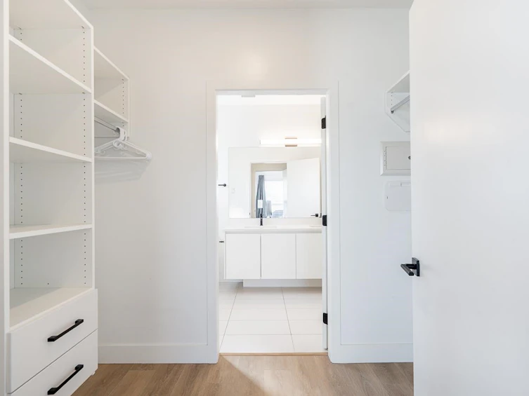 401-8496 120 Street, Surrey, BC, V3W 3N5 - 17