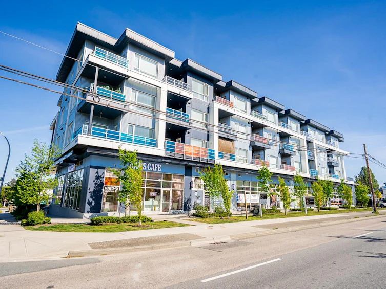 401-8496 120 Street, Surrey, BC, V3W 3N5