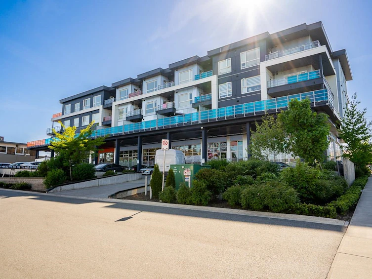 401-8496 120 Street, Surrey, BC, V3W 3N5 - 3