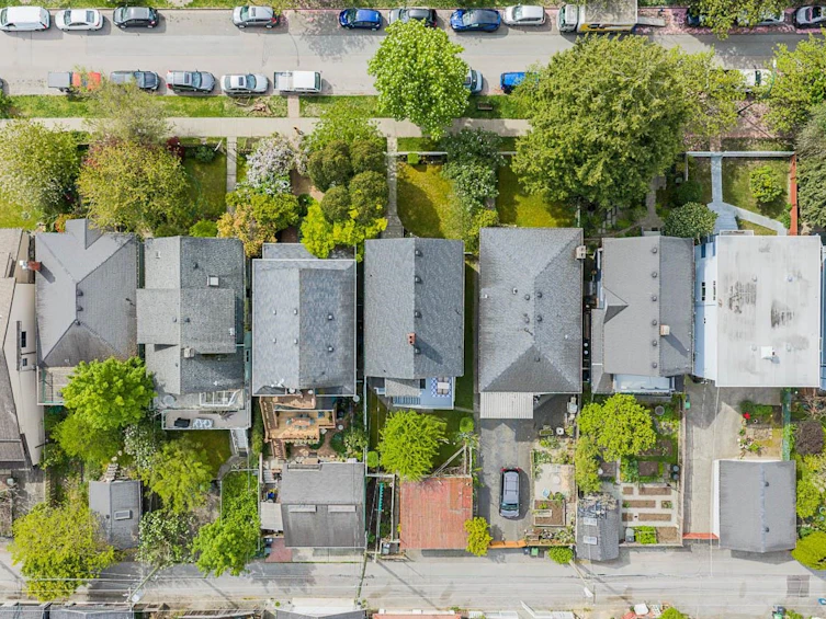 1049 E 11th Avenue, Vancouver, BC, V5T 2G1 - 35