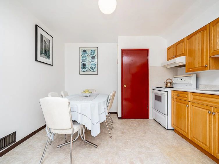 1049 E 11th Avenue, Vancouver, BC, V5T 2G1 - 14