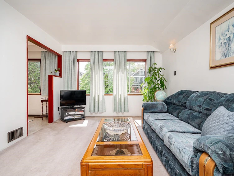 1049 E 11th Avenue, Vancouver, BC, V5T 2G1 - 11
