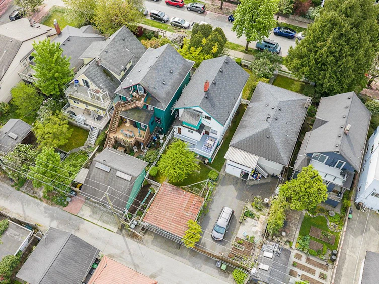 1049 E 11th Avenue, Vancouver, BC, V5T 2G1 - 39