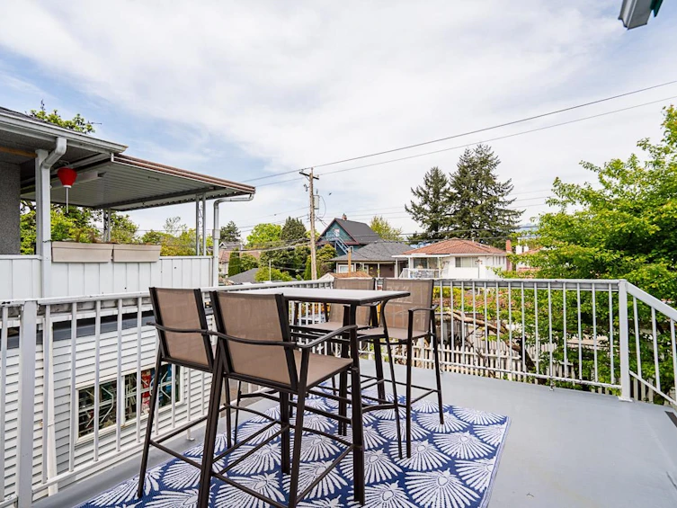1049 E 11th Avenue, Vancouver, BC, V5T 2G1 - 30