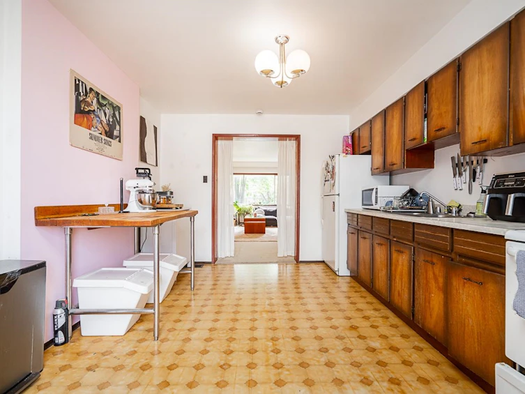 1049 E 11th Avenue, Vancouver, BC, V5T 2G1 - 7