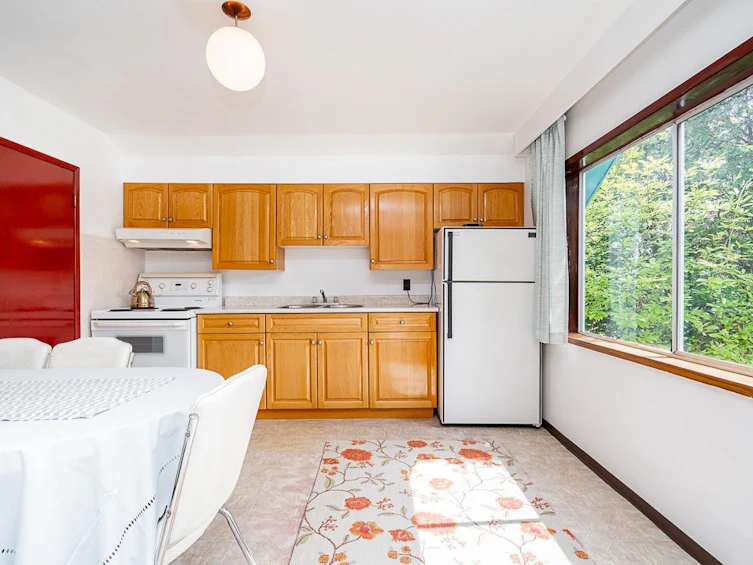 1049 E 11th Avenue, Vancouver, BC, V5T 2G1 - 13