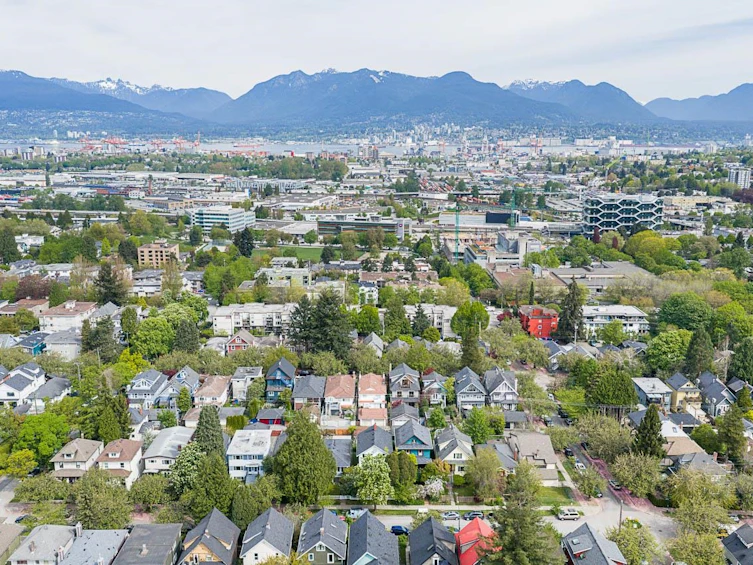 1049 E 11th Avenue, Vancouver, BC, V5T 2G1 - 37