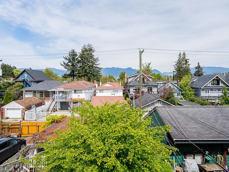 1049 E 11th Avenue, Vancouver, BC, V5T 2G1 - 19