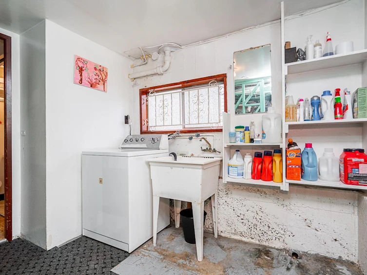 1049 E 11th Avenue, Vancouver, BC, V5T 2G1 - 29
