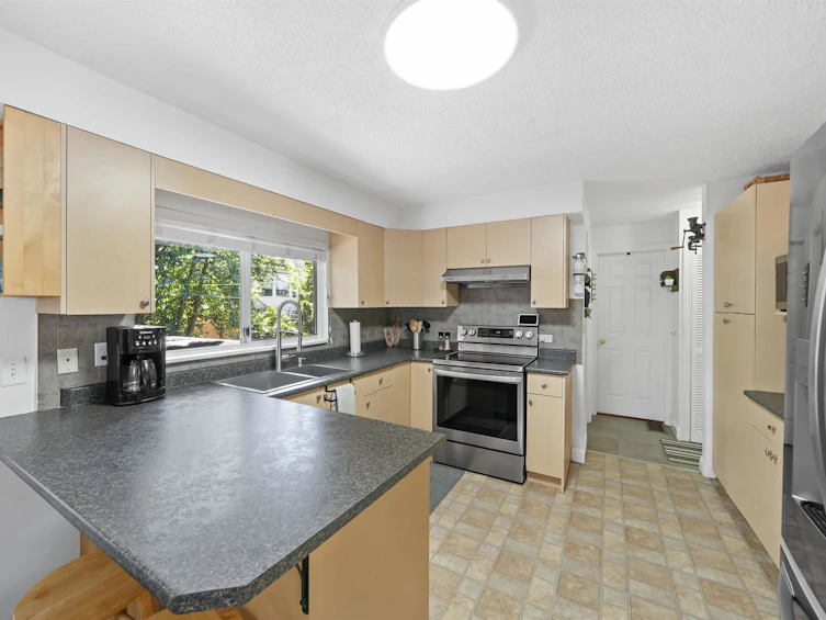 11730 97 Avenue, Surrey, BC, V3V 2B8 - 7