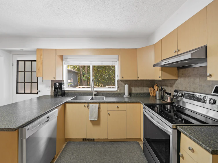 11730 97 Avenue, Surrey, BC, V3V 2B8 - 8