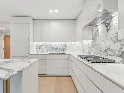 304-3668 W 10th Avenue - 4