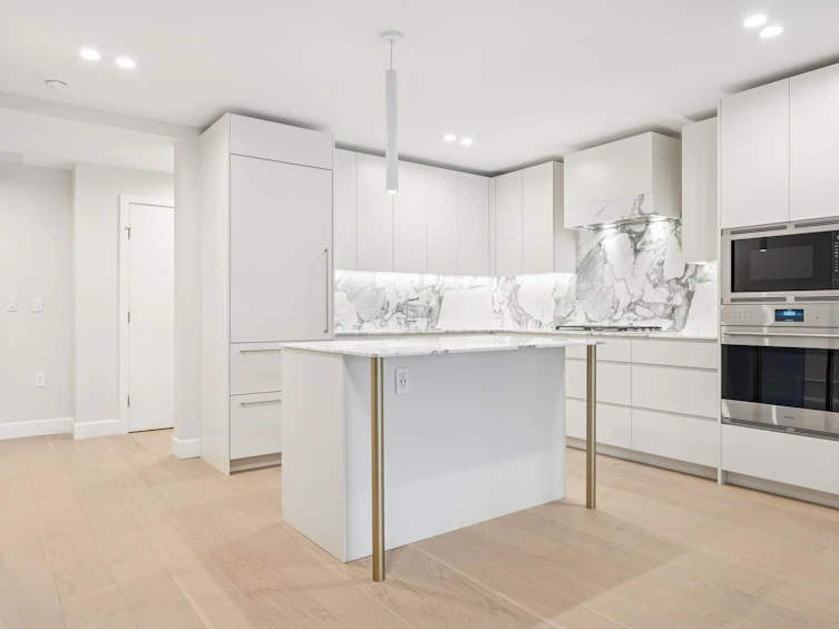 304-3668 W 10th Avenue, Vancouver, BC, V6R 2G3 - 3