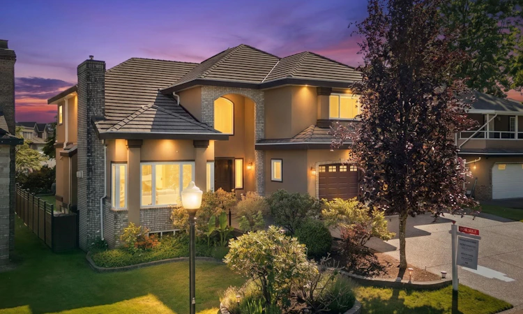 2594 Palisade Crescent