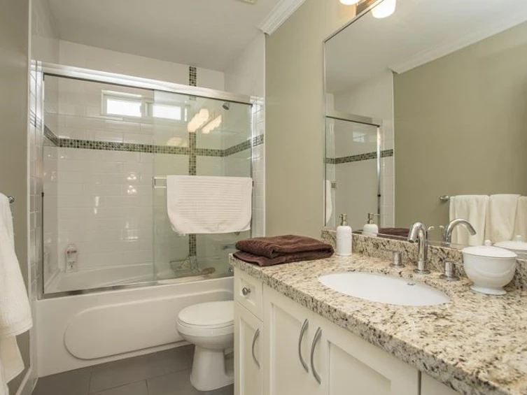 21053 83 Avenue, Langley, BC, V2Y 0B8 - 2