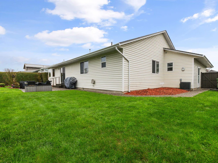 6944 Coach Lamp Drive, Chilliwack, BC, V2R 2X6 - 8