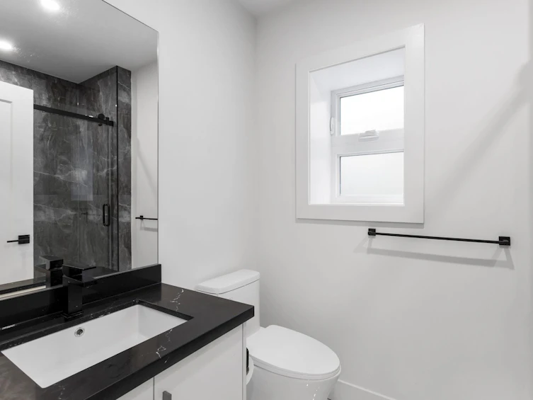 340 E Keith Road, North Vancouver, BC, V7L 1V7 - 31
