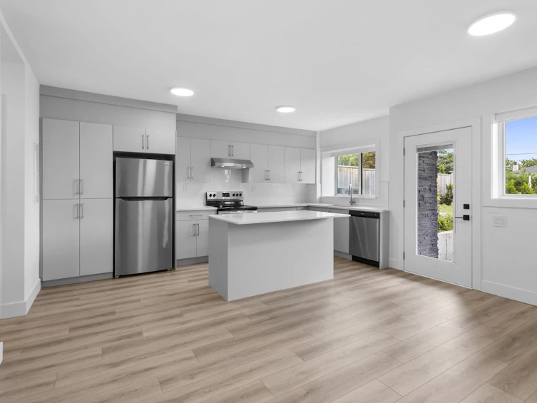 340 E Keith Road, North Vancouver, BC, V7L 1V7 - 32