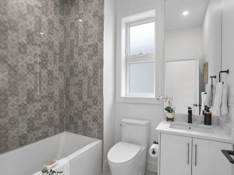 340 E Keith Road, North Vancouver, BC, V7L 1V7 - 28