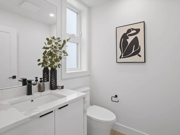 340 E Keith Road, North Vancouver, BC, V7L 1V7 - 8