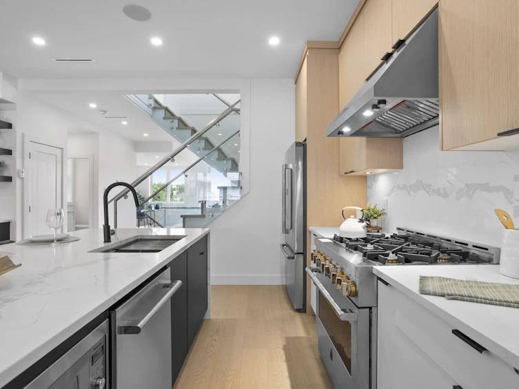 340 E Keith Road, North Vancouver, BC, V7L 1V7 - 18