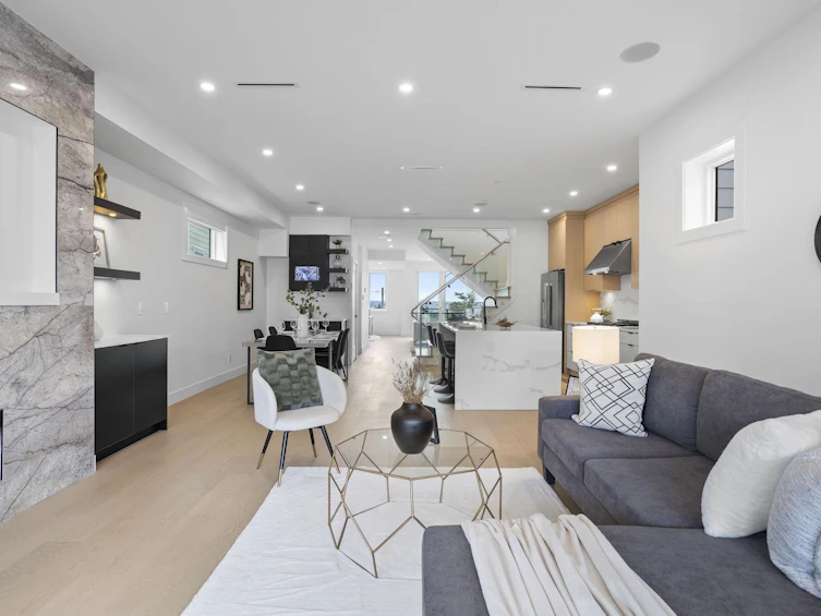 340 E Keith Road, North Vancouver, BC, V7L 1V7 - 11