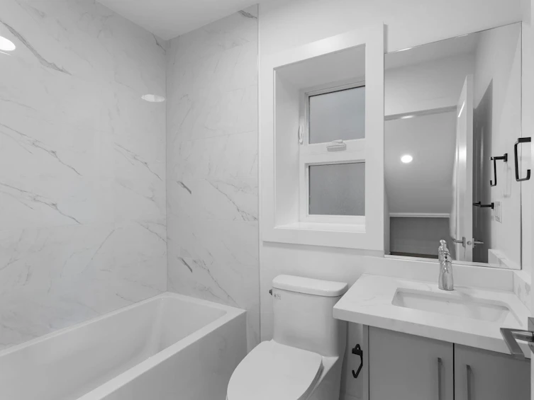 340 E Keith Road, North Vancouver, BC, V7L 1V7 - 34