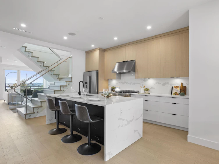 340 E Keith Road, North Vancouver, BC, V7L 1V7 - 17
