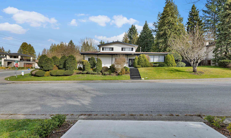 6788 Stoney Crescent