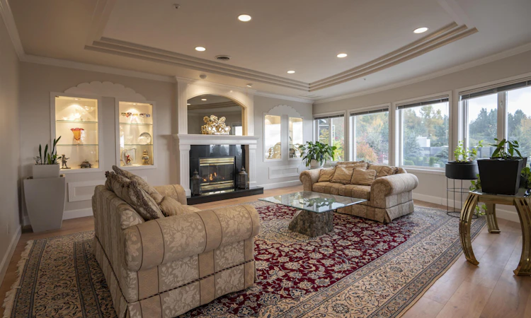 2572 Westhill Close