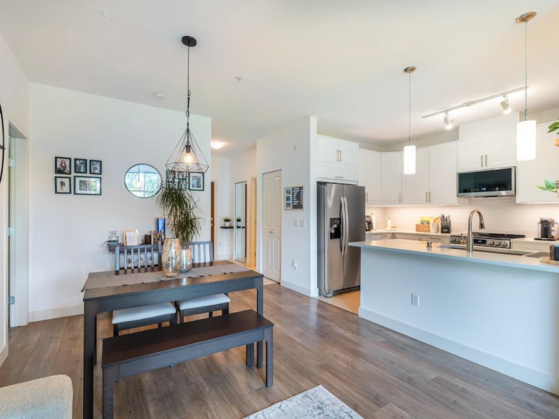 318 - 2477 Kelly Avenue, Port Coquitlam BC V3C 0B3
