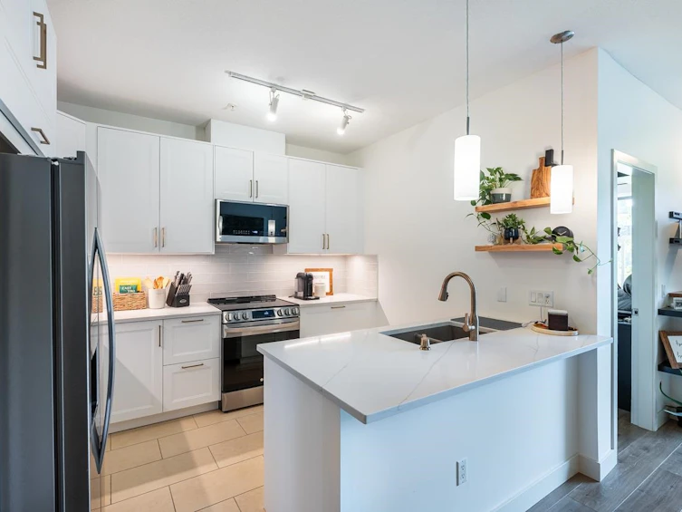 318-2477 Kelly Avenue, Port Coquitlam, BC, V3C 0B3 - 3