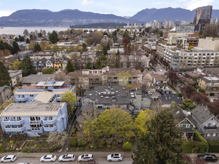 103-1925 W 2nd Avenue, Vancouver, BC, V6J 1J2 - 32