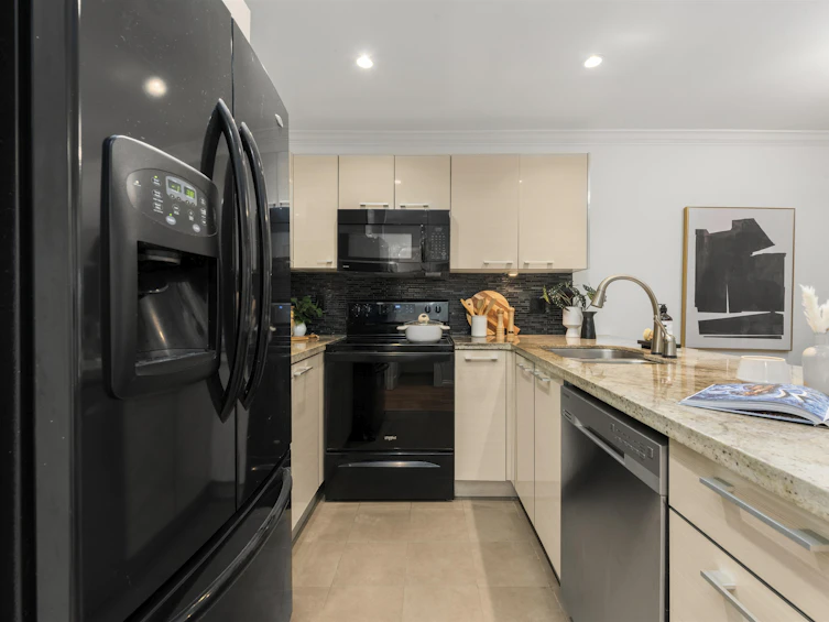 103-1925 W 2nd Avenue, Vancouver, BC, V6J 1J2 - 12