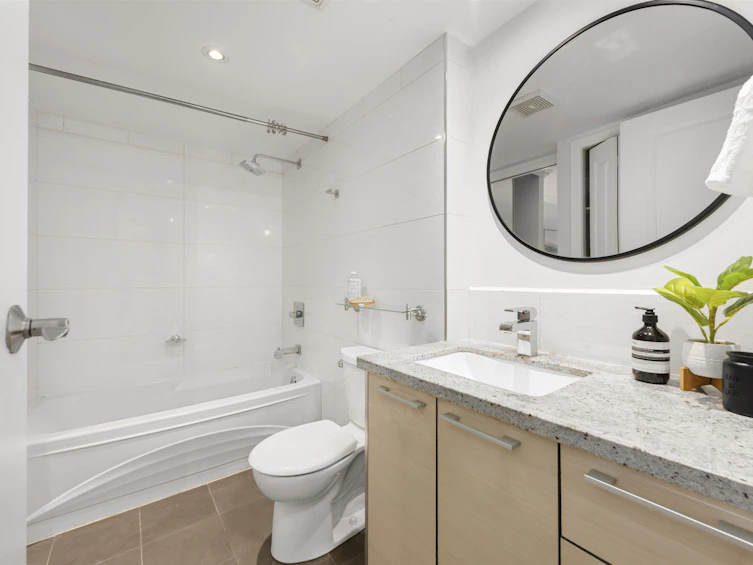 103-1925 W 2nd Avenue, Vancouver, BC, V6J 1J2 - 9