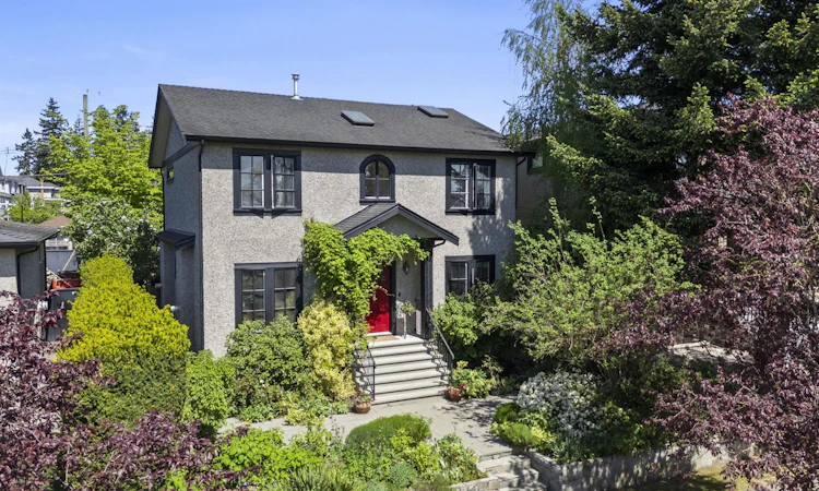 125 W 39th Avenue
