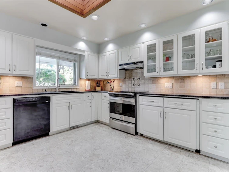 4652 Wesley Drive, Delta, BC, V4M 1W4 - 3