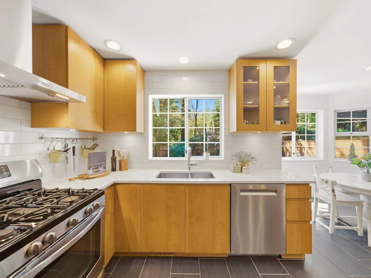 4063 Shone Road, North Vancouver, BC, V7G 2N4 - 11