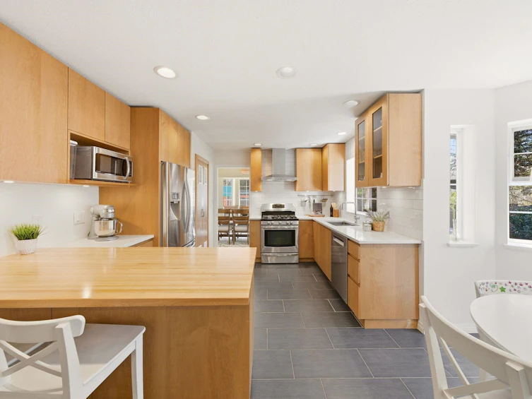 4063 Shone Road, North Vancouver, BC, V7G 2N4 - 14
