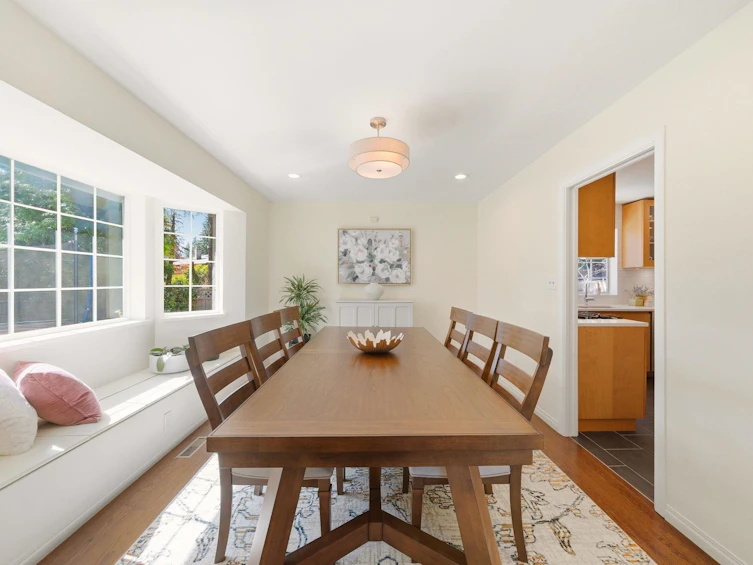 4063 Shone Road, North Vancouver, BC, V7G 2N4 - 9
