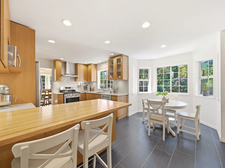 4063 Shone Road, North Vancouver, BC, V7G 2N4 - 12