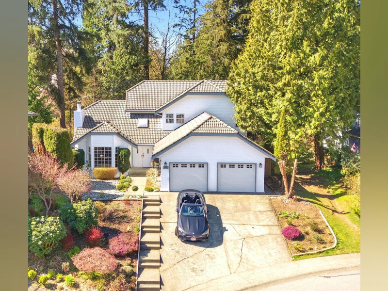 4063 Shone Road, North Vancouver BC V7G 2N4