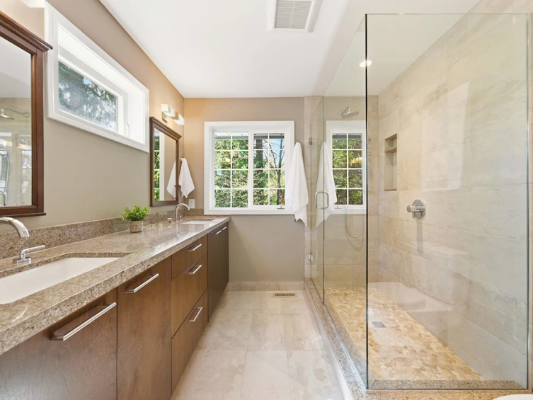 4063 Shone Road, North Vancouver, BC, V7G 2N4 - 25