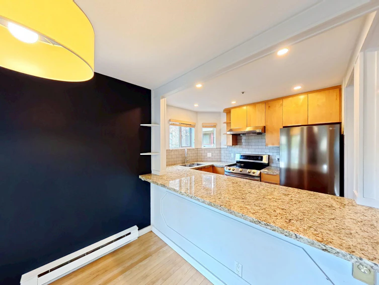 201-1868 W 8th Avenue, Vancouver, BC, V6J 5G3 - 7