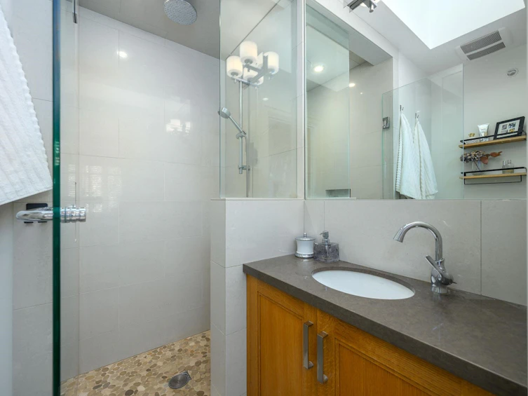 4241 Balkan Street, Vancouver, BC, V5V 3Z4 - 19