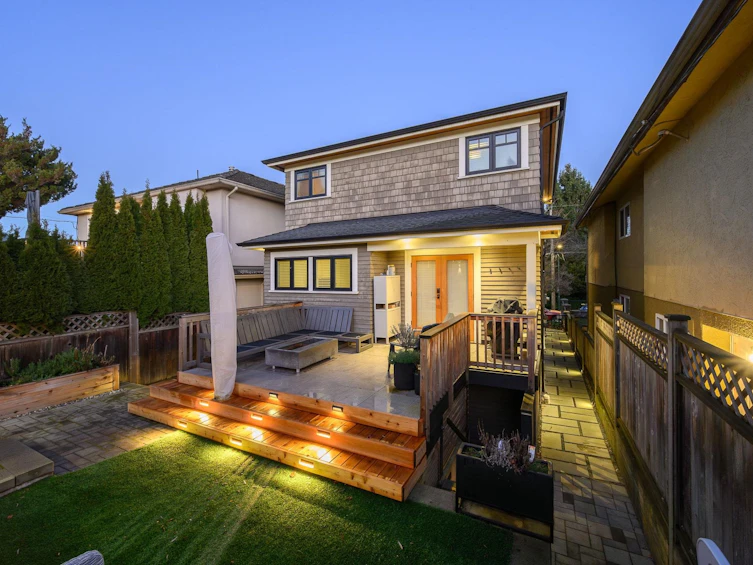 4241 Balkan Street, Vancouver, BC, V5V 3Z4 - 30