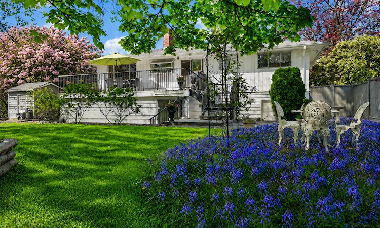 689 Poplar Street