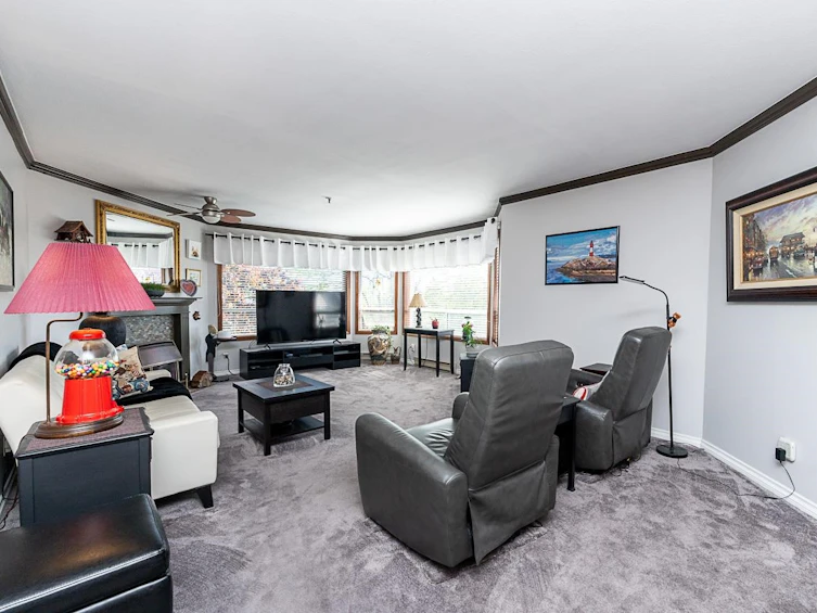 320-5710 201 Street, Langley, BC, V3A 8A8 - 8