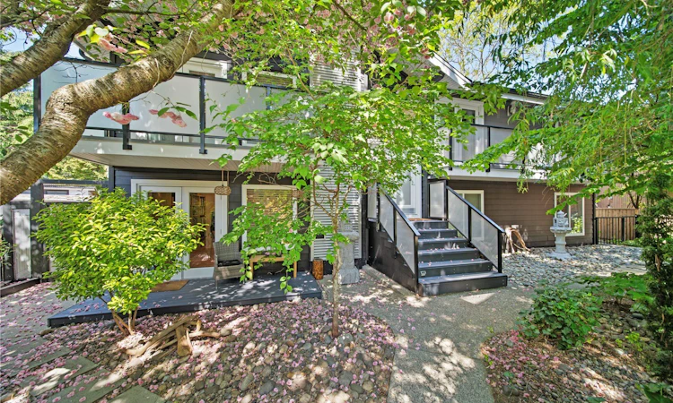 609 Lidster Place