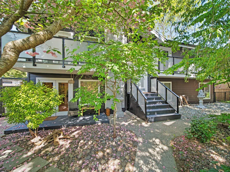 609 Lidster Place, New Westminster BC V3L 5E2